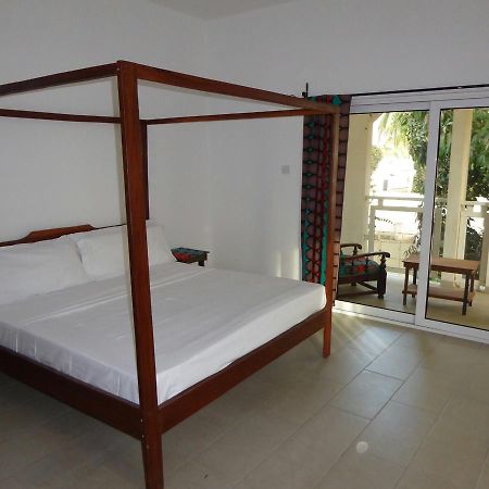 Sarawally Guesthouse Ampaya ภายนอก รูปภาพ