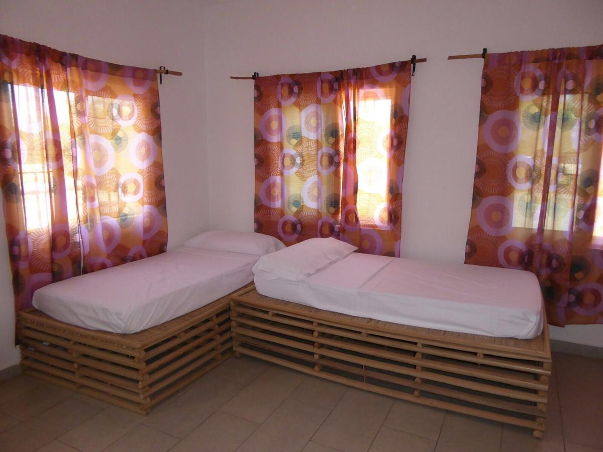 Sarawally Guesthouse Ampaya ภายนอก รูปภาพ