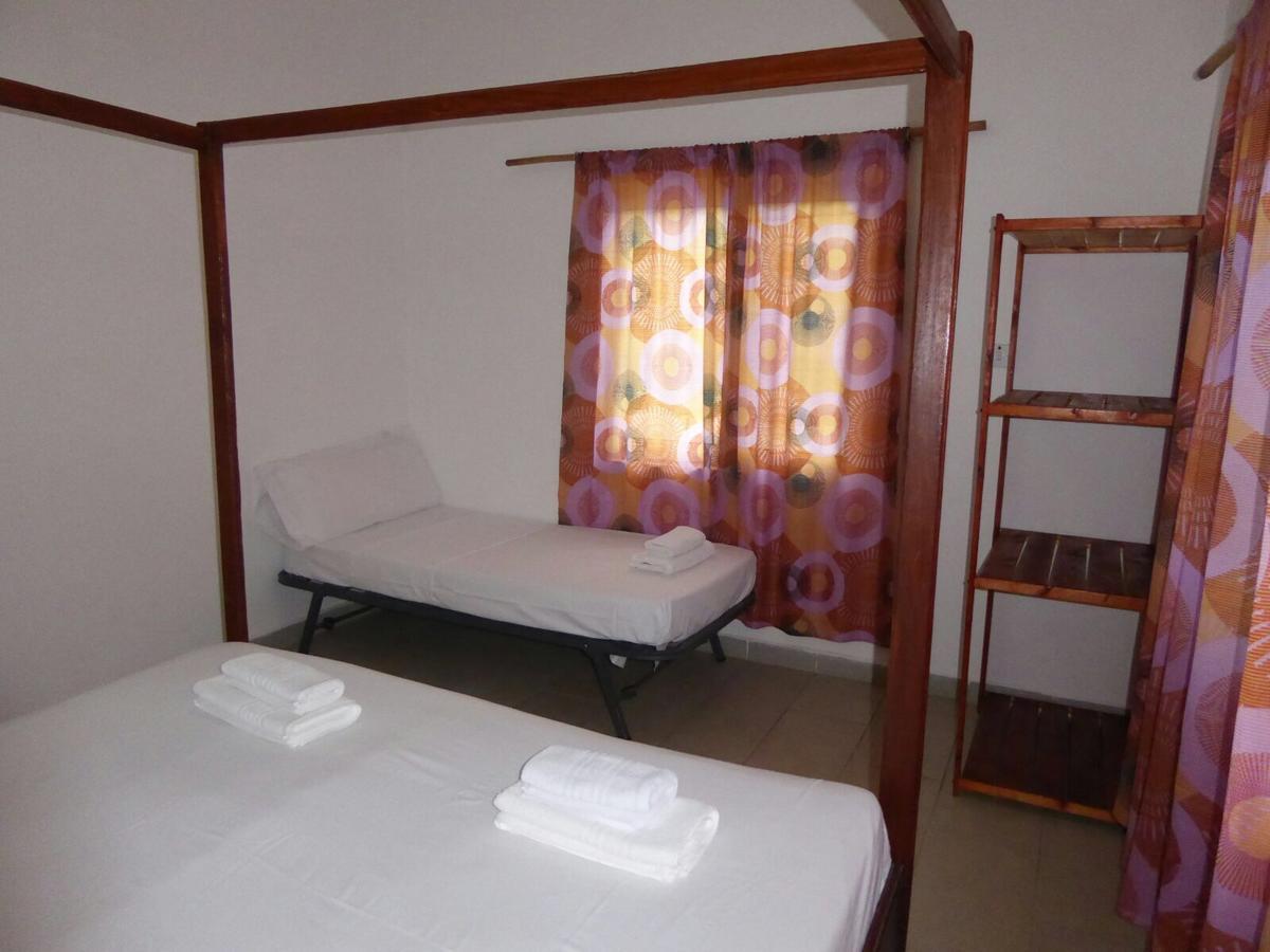 Sarawally Guesthouse Ampaya ภายนอก รูปภาพ