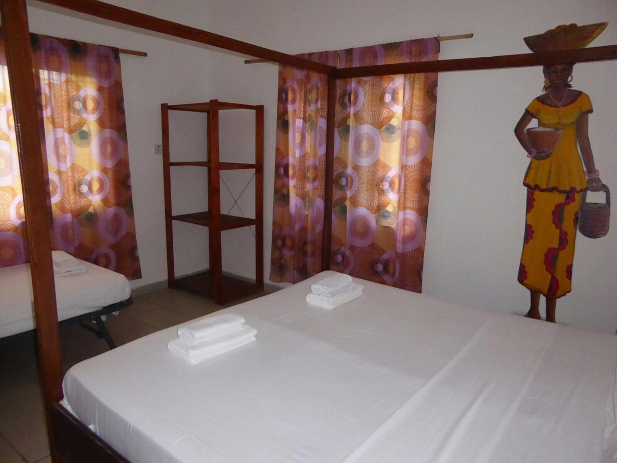 Sarawally Guesthouse Ampaya ภายนอก รูปภาพ