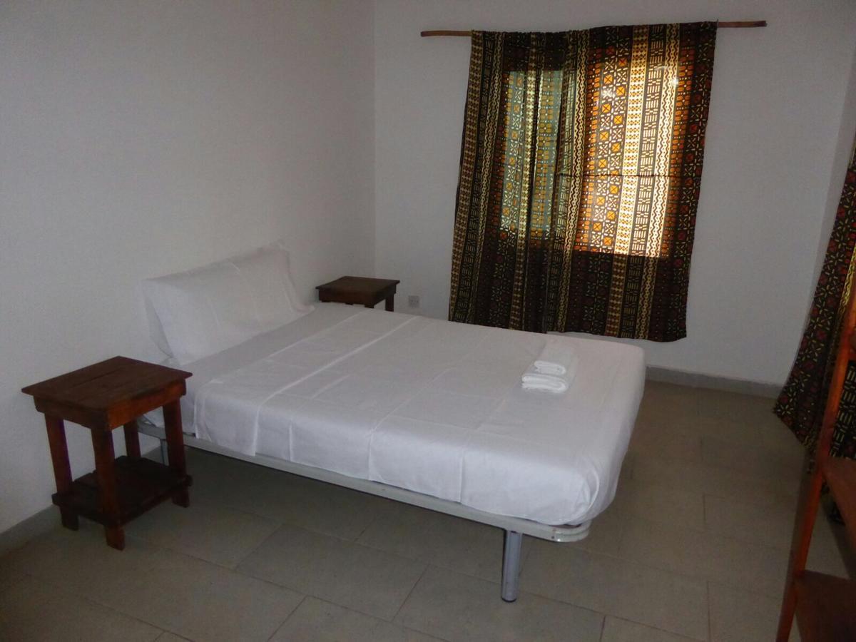 Sarawally Guesthouse Ampaya ภายนอก รูปภาพ