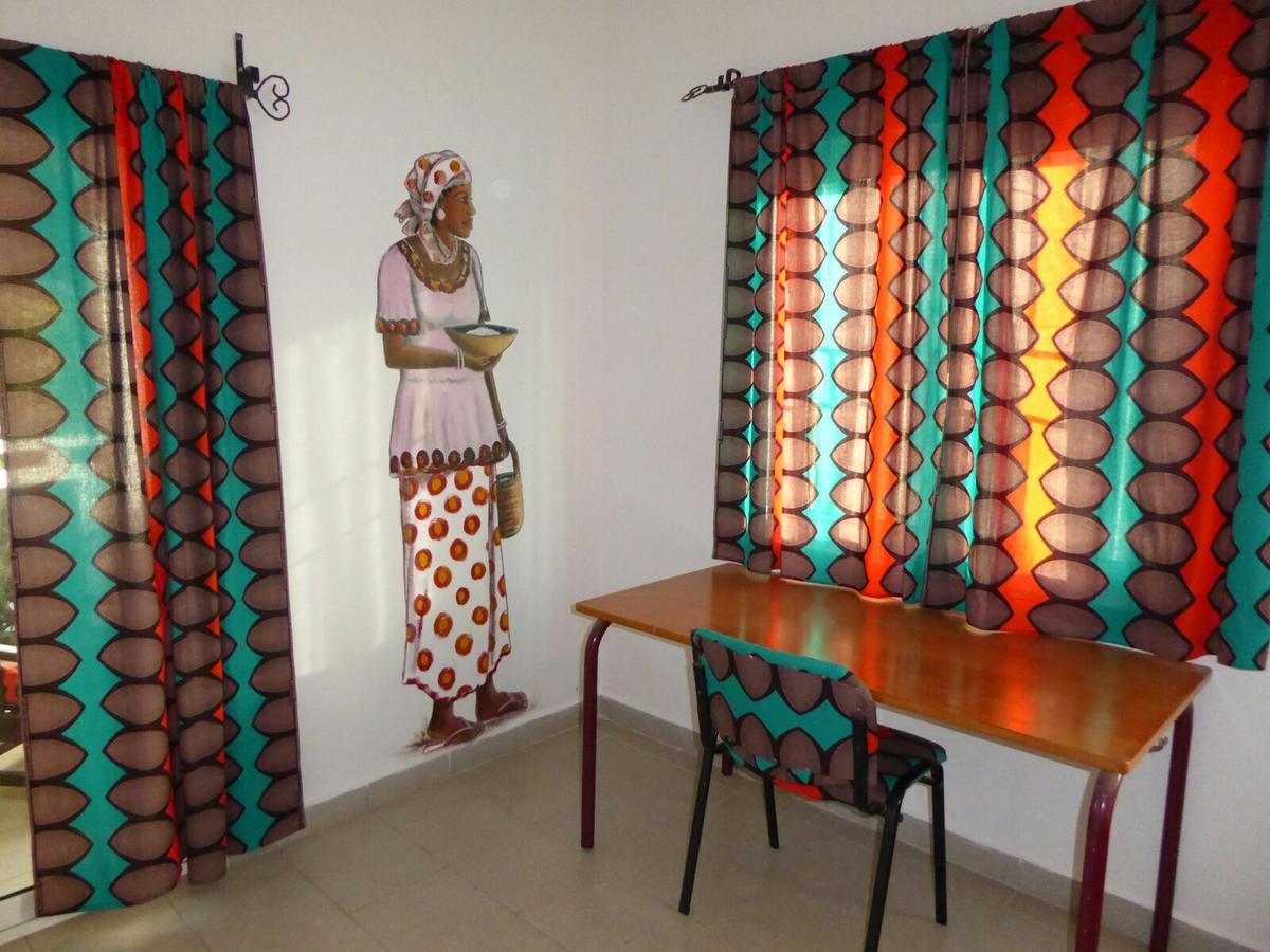 Sarawally Guesthouse Ampaya ภายนอก รูปภาพ