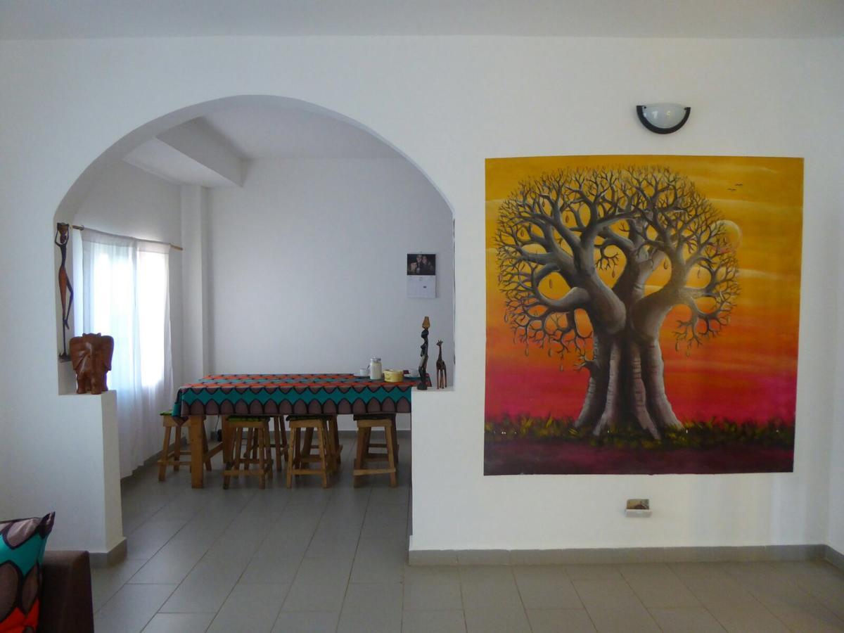 Sarawally Guesthouse Ampaya ภายนอก รูปภาพ