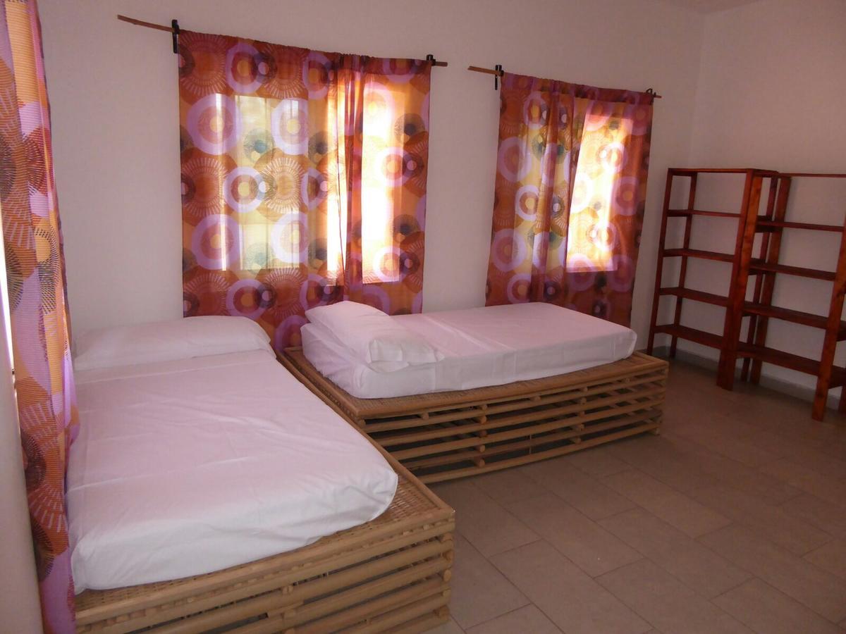 Sarawally Guesthouse Ampaya ภายนอก รูปภาพ
