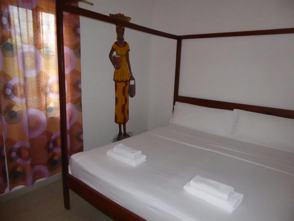 Sarawally Guesthouse Ampaya ภายนอก รูปภาพ